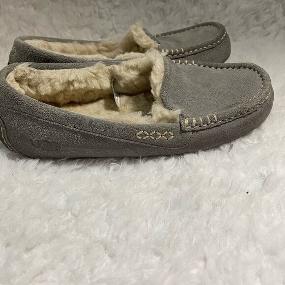 UGG leather suede gray moccasins with sheep skin lining rubber soles siz… - Picture 2 of 10